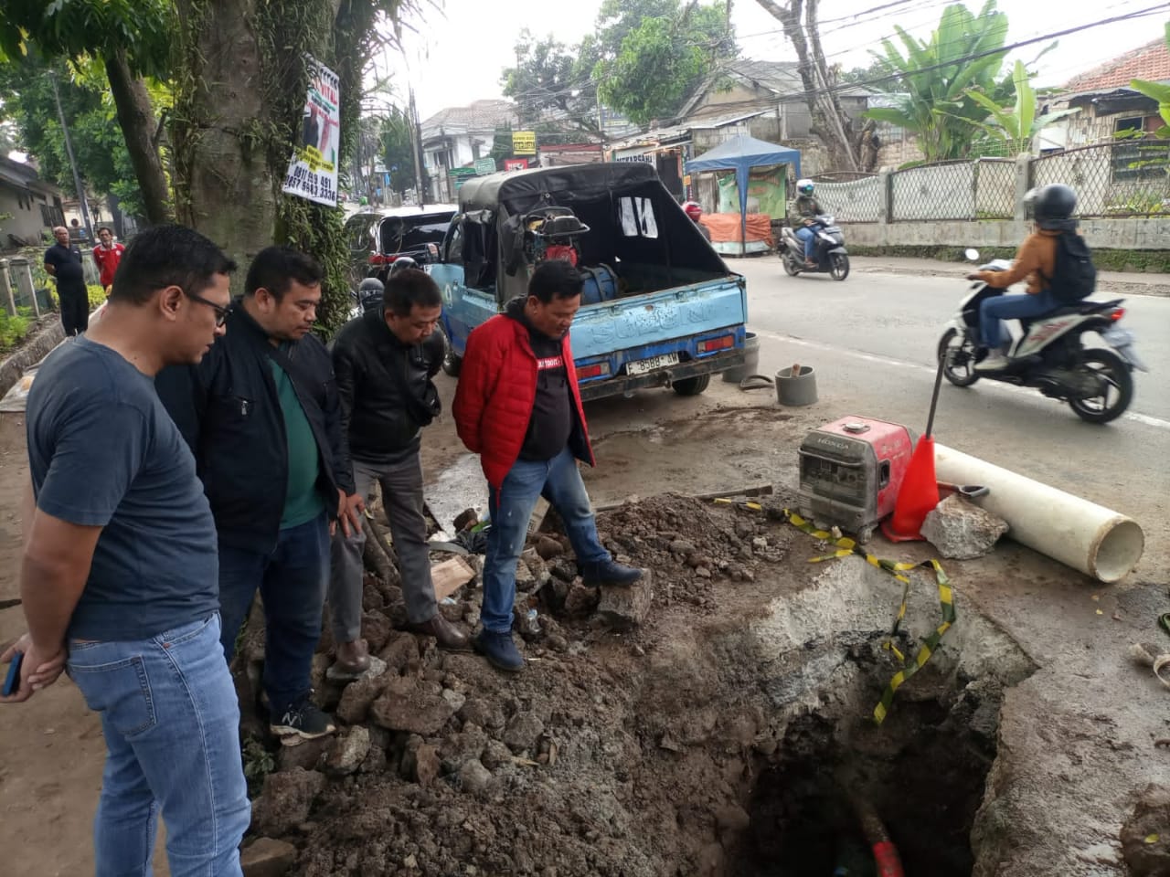 Perumda Tirta Pakuan Tangani Dua Kebocoran Pipa Sekaligus