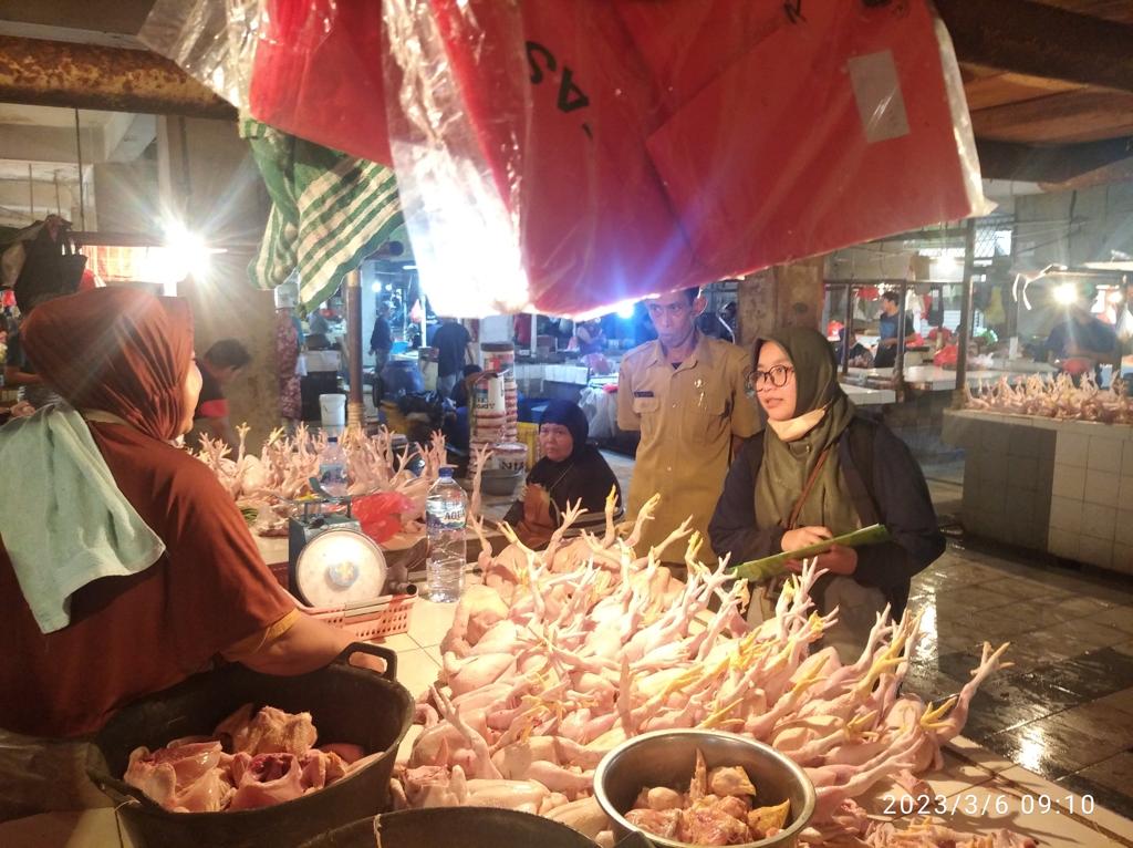 Sambangi Pasar Pondok Gede Satgas Pangan Pastikan Stok Aman