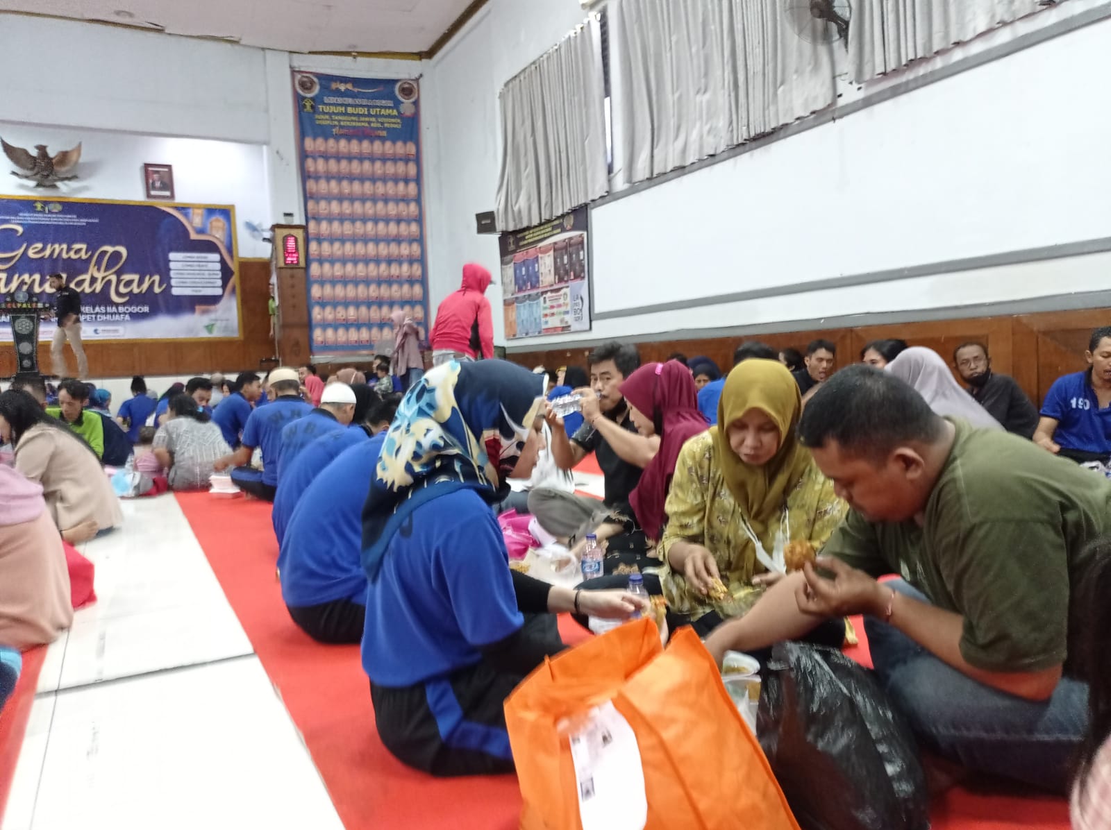 Ratusan Warga Binaan Lapas Berbuka Puasa Bersama Keluarga